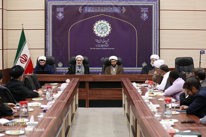 نشست نقد و بررسی کتاب «امتداد مکتب امامین انقلاب با رهبری آیت‌الله سیدمجتبی خامنه‌ای»