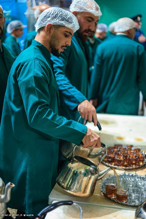 عکس خبری/ حضور اعضای تیم ملی کشتی آزاد در چایخانه حرم امام رضا(ع)