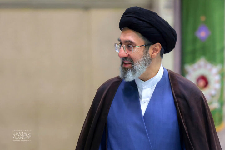 ویدیو | معرفی آیت‌الله سیدمجتبی خامنه‌ای توسط آیت‌الله شب‌زنده‌دار