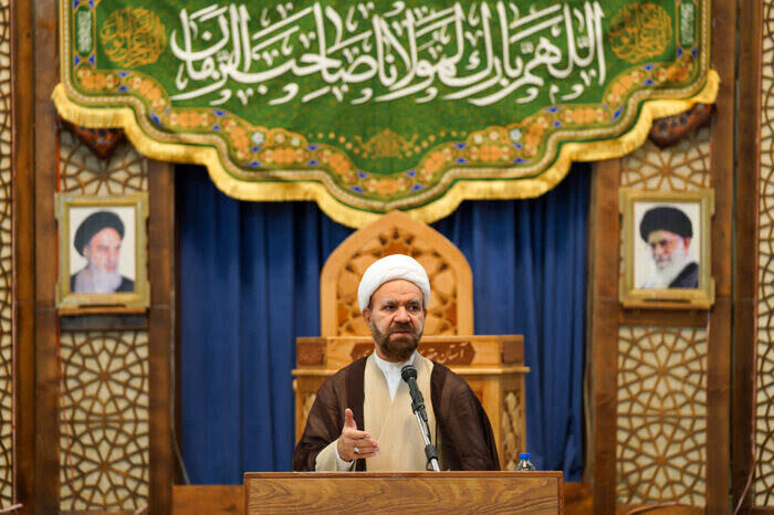 تولیت حرم شاهچراغ(ع): نهضت تنباکو زیرساخت انقلاب اسلامی را بنا نهاد