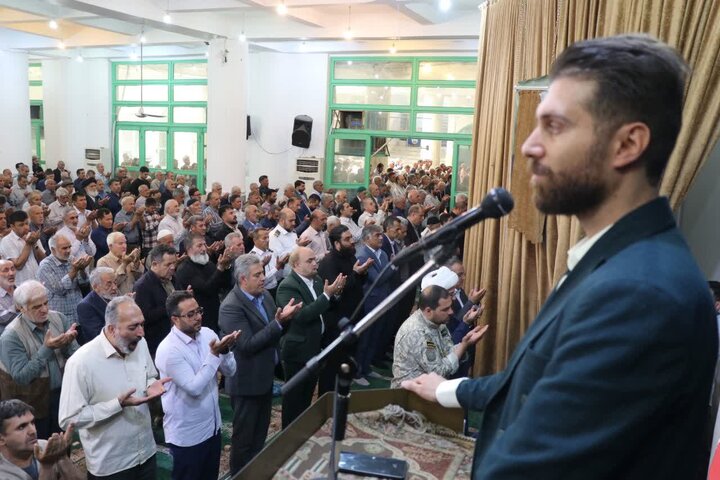 گزارش تصویری/ برگزاری نماز عبادی سیاسی جمعه در قرچک