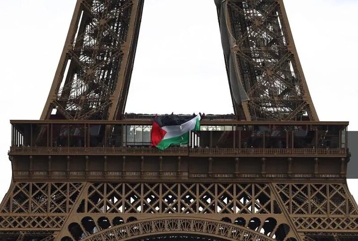 Video | Bendera Palestin Berkibar di Menara Eiffel, Kejutan di Tengah Sekatan Ketat
