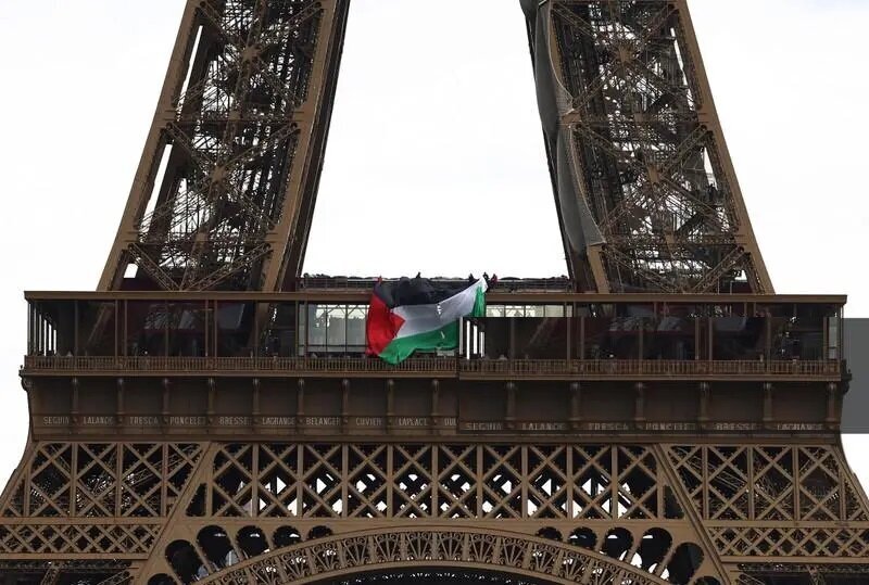 Video | Bendera Palestin Berkibar di Menara Eiffel, Kejutan di Tengah Sekatan Ketat