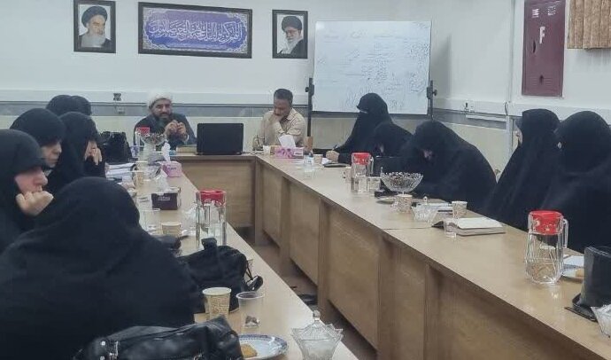برگزاری جلسه کمیته بانوان قرارگاه بلاغ مبین/ ایرانِ پساجنگ پناهگاه ملت‌ها خواهد بود