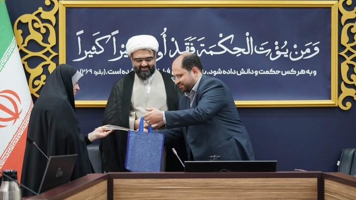 گزارش تصویری/ آیین تقدیر نهاد نمایندگی رهبری در دانشگاه‌ها از فعالان حوزه رسانه