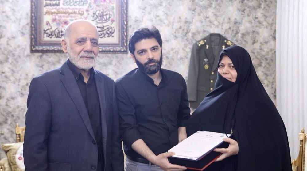 Imam Khamenei Sends Greetings to Family of Martyred Armed Forces Chief Mousavi