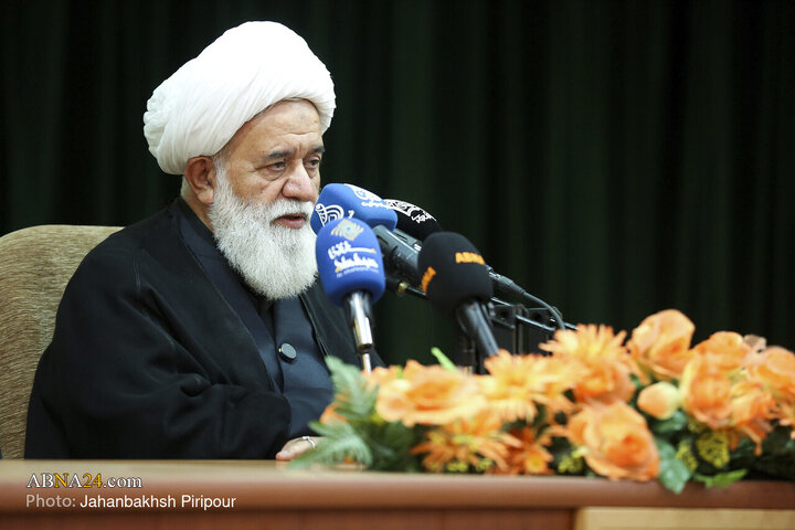 آیین رونمایی از مجموعه ارزشمند «منظومه فکری آیت‌الله العظمی مکارم‌شیرازی»