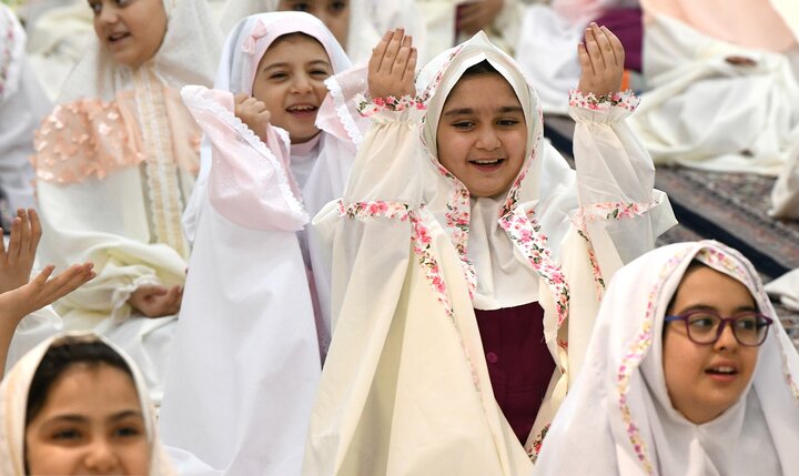 گزارش تصویری/  مراسم جشن تکلیف دختران در حرم حضرت عبدالعظیم(ع)