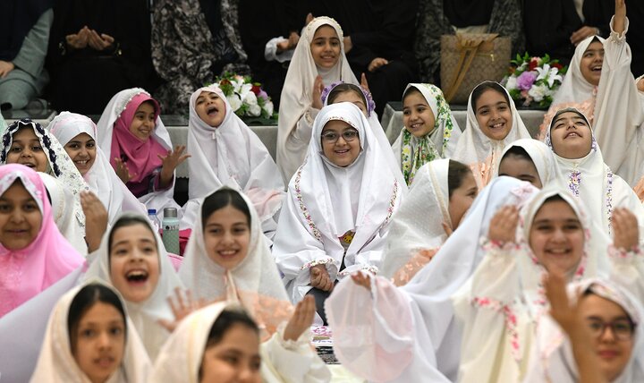 گزارش تصویری/  مراسم جشن تکلیف دختران در حرم حضرت عبدالعظیم(ع)
