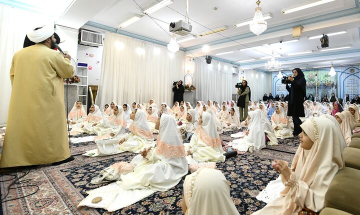 گزارش تصویری/  مراسم جشن تکلیف دختران در حرم حضرت عبدالعظیم(ع)