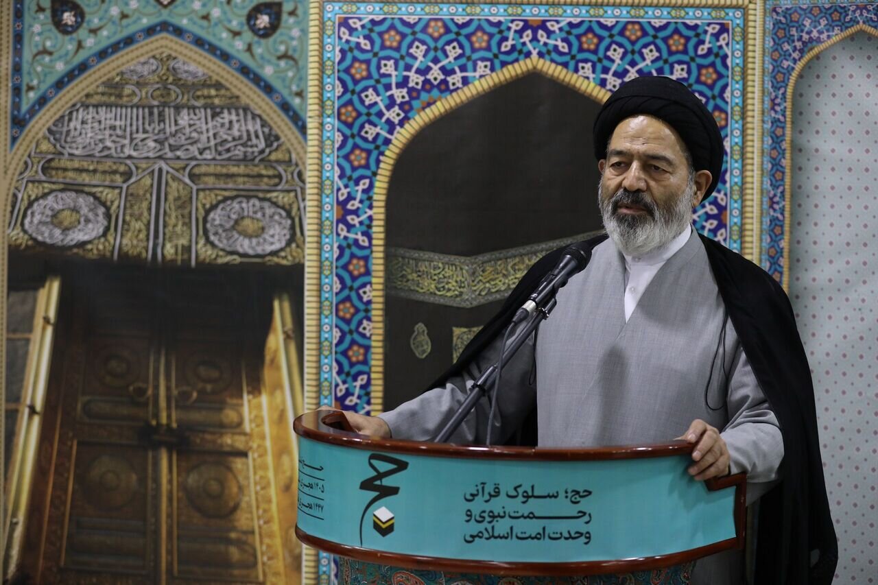 حج باید نشاط معنوی را به جامعه تزریق کند