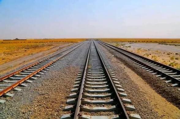 استاندار طالبان در هرات خواستار افزایش صادرات میوه از مسیر راه‌آهن خواف–هرات شد