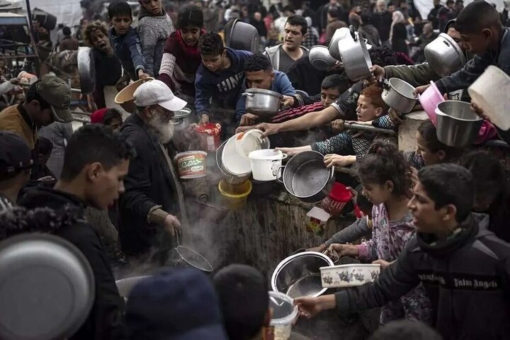 هشدار آکسفام: اسرائیل قطعنامه شورای امنیت را نقض می‌کند/ غزه بدون آب، غذا و درمان
