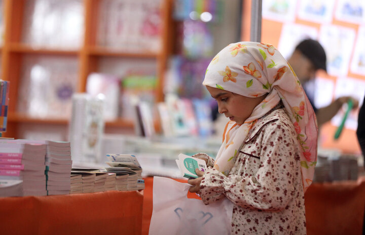 گزارش تصویری | دومین روز نمایشگاه کتاب کودک و نوجوان «میناب ۱۶۸»