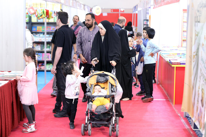 گزارش تصویری | دومین روز نمایشگاه کتاب کودک و نوجوان «میناب ۱۶۸»