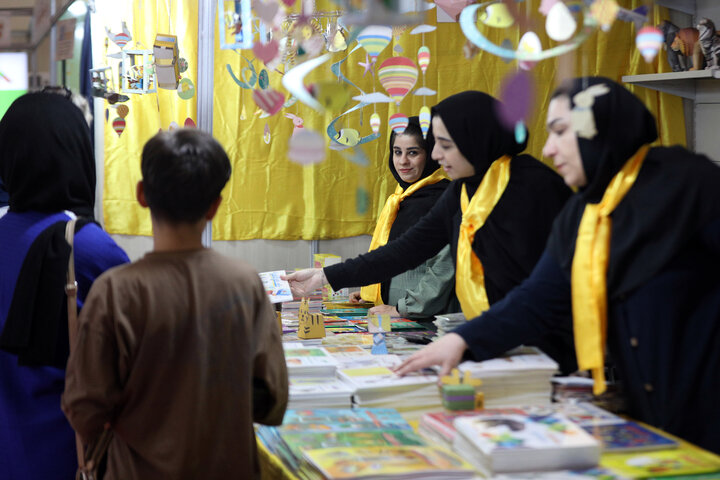 گزارش تصویری | دومین روز نمایشگاه کتاب کودک و نوجوان «میناب ۱۶۸»