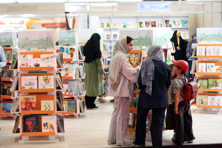 گزارش تصویری | دومین روز نمایشگاه کتاب کودک و نوجوان «میناب ۱۶۸»
