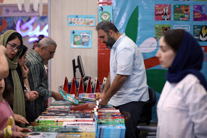 گزارش تصویری | دومین روز نمایشگاه کتاب کودک و نوجوان «میناب ۱۶۸»