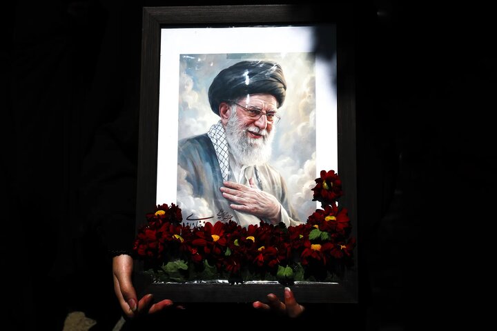 حضور مردم در تشییع قائد شهید، نمایش وفاداری به آرمان‌های انقلاب است