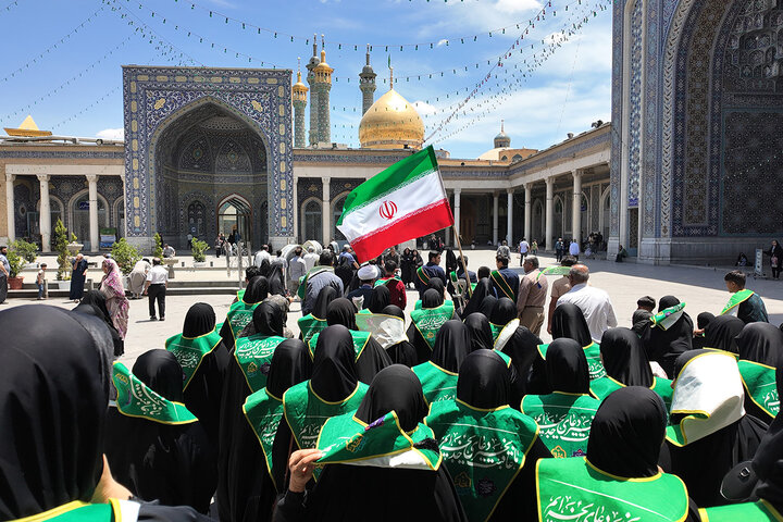 Photos: Ahvaz War Martyrs' Families Visit Holy Shrine of Hazrat Masoumeh