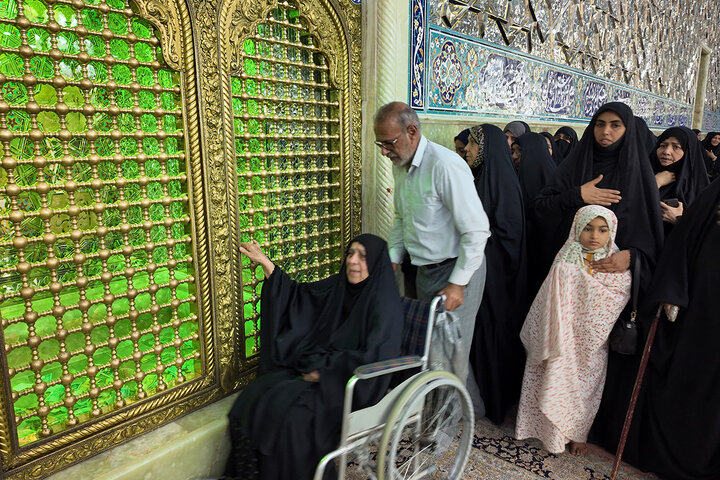 Photos: Ahvaz War Martyrs' Families Visit Holy Shrine of Hazrat Masoumeh