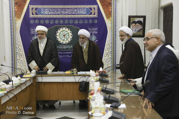 دیدار جمعی از علمای بحرین با دبیرکل مجمع جهانی اهل بیت(ع)
