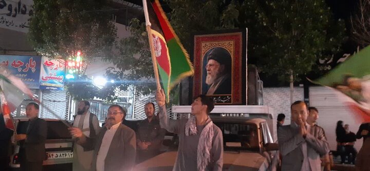 تداوم حضور مهاجران افغانستانی در تجمعات شبانه مشهد + تصاویر
