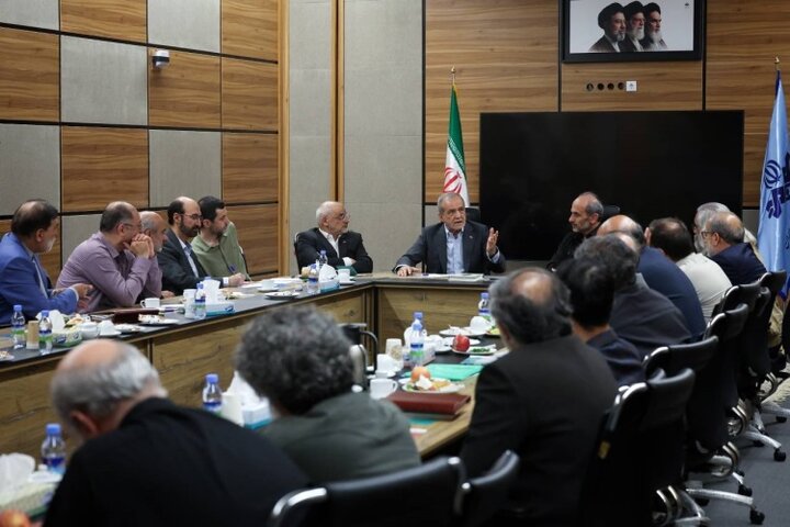   هیچ تصمیمی در کشور خارج از چارچوب شورای عالی امنیت ملی و بدون اذن رهبری عالیقدر اتخاذ نخواهد شد 