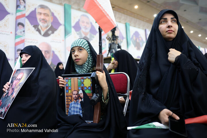 Photos1: Commemoration Ceremony for Martyrs of Ramadan War, Anniversary of Iran's Dignity Martyrs