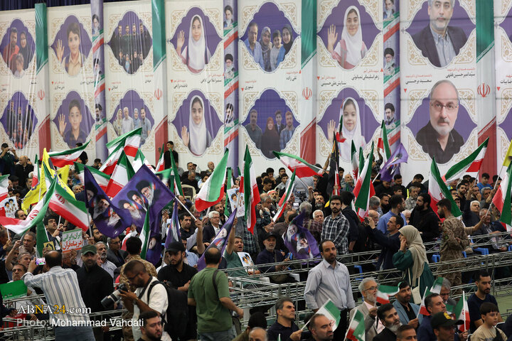 Photos1: Commemoration Ceremony for Martyrs of Ramadan War, Anniversary of Iran's Dignity Martyrs