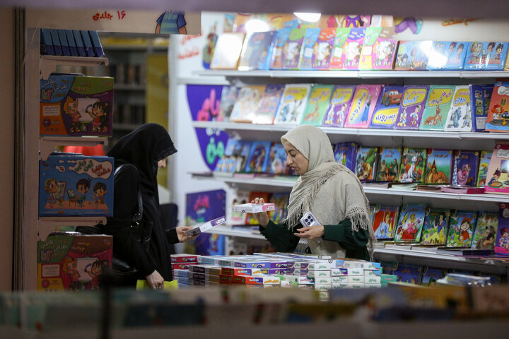 گزارش تصویری/ نمایشگاه کتاب کودک و نوجوان
