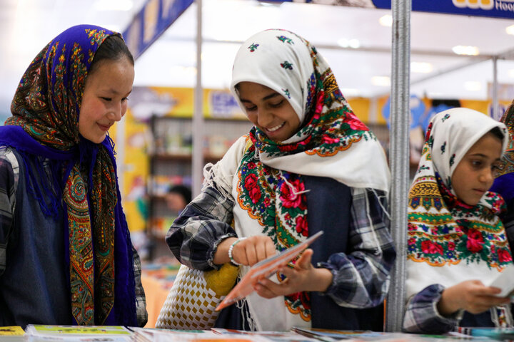 گزارش تصویری/ نمایشگاه کتاب کودک و نوجوان
