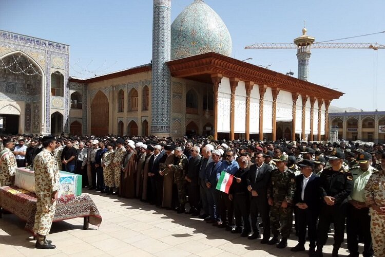 ارتش و سپاه را دو بازوی قدرتمند و الهی نظام اسلامی هستند