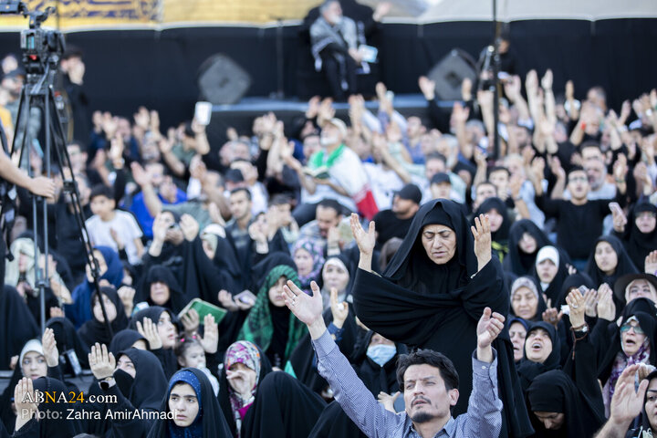 مراسم دعای عرفه میدان انقلاب