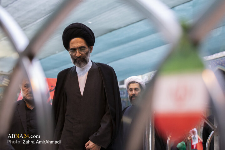 مجلس یادبود شهدای خانواده ی امام شهید و رهبرمعظم انقلاب اسلامی