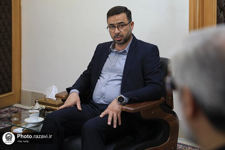 Photos: Donation of the Ghadiriyah Flag of Alawi Shrine to Astan Quds Razavi
