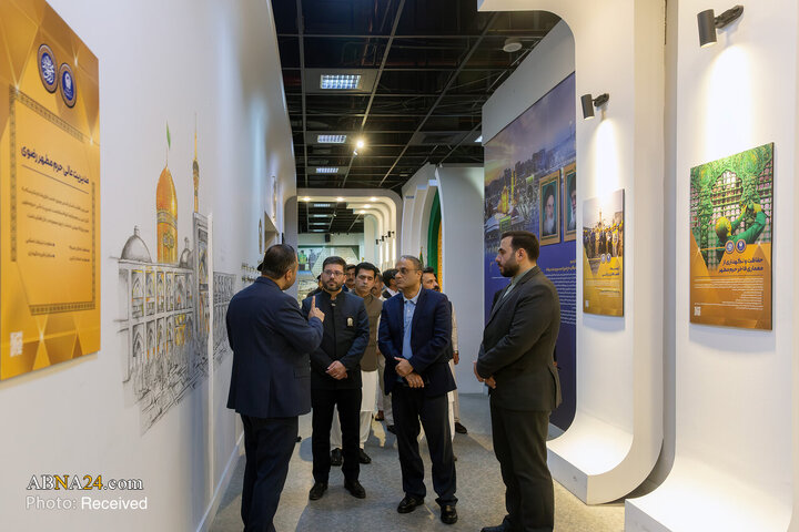 تشرف سفیر پاکستان در ایران به حرم مطهر رضوی