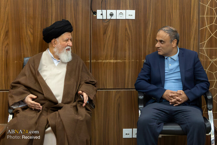 تشرف سفیر پاکستان در ایران به حرم مطهر رضوی