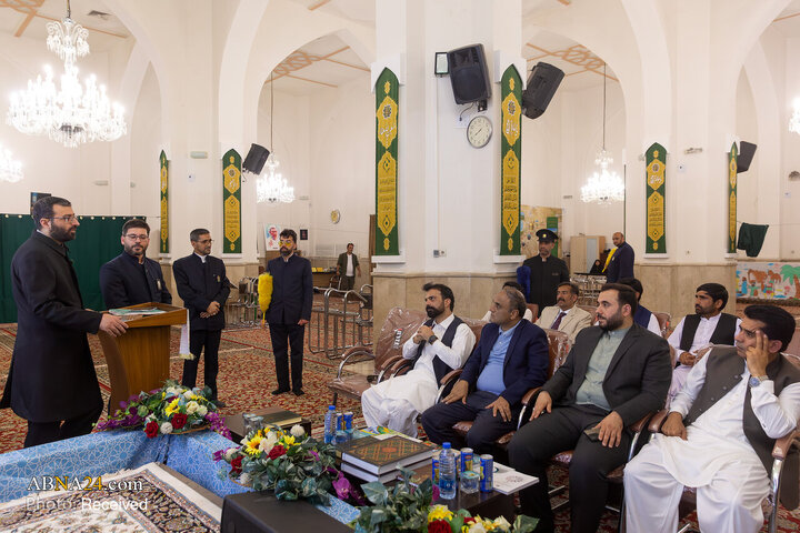 تشرف سفیر پاکستان در ایران به حرم مطهر رضوی