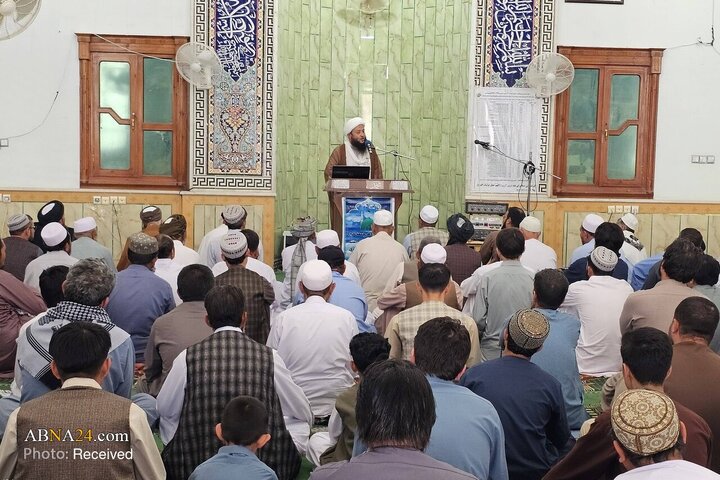 نماز جمعه شیعیان افغانستان در شهر لشکرگاه