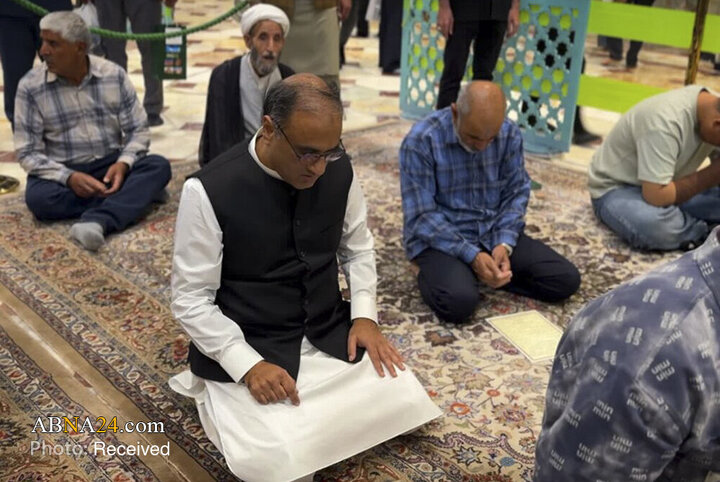 تشرف سفیر پاکستان در ایران به حرم حضرت معصومه‌(س)
