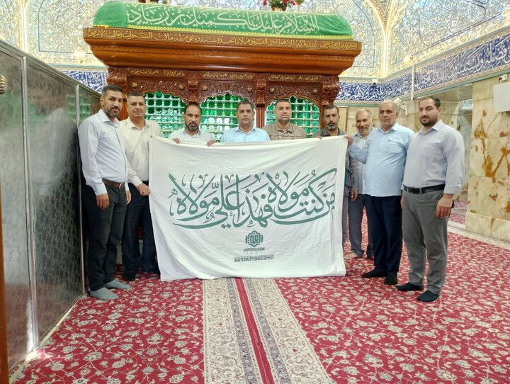 تصاویر | پرچم غدیر از حرم مطهر علوی به آستان مقدس کمیل بن زیاد(ره) رسید