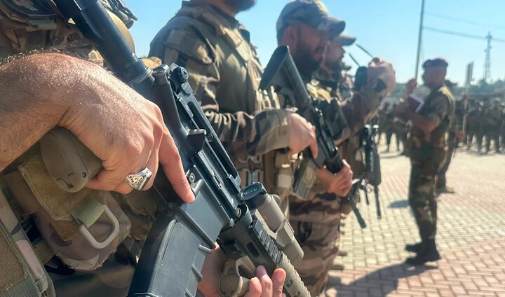 وزارت دفاع عراق مقادیر زیادی سلاح تحویل گرفت