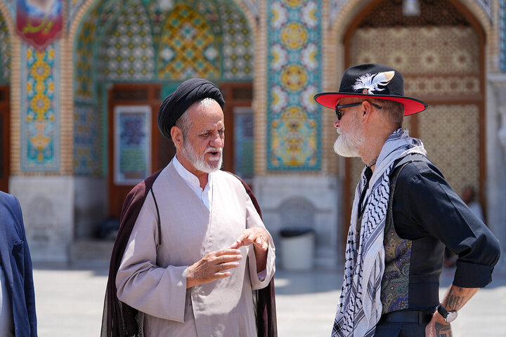 Photos: Former US Marine Visits Holy Shrine of Hazrat Fatemeh Masoumeh (SA)