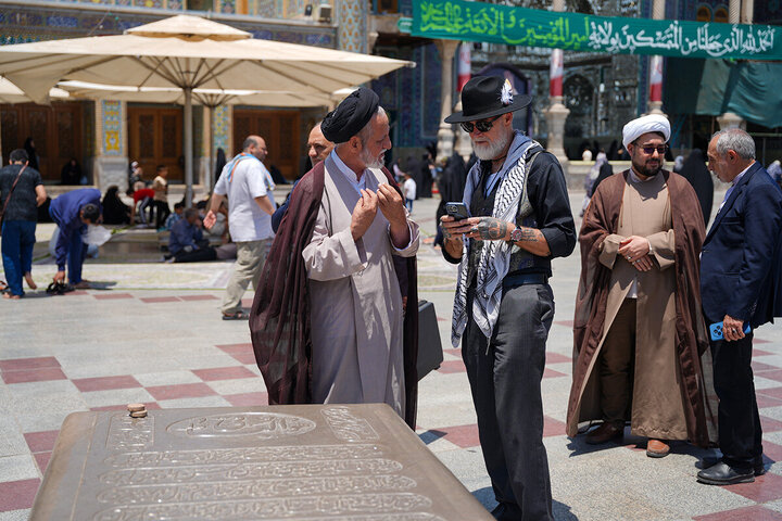Photos: Former US Marine Visits Holy Shrine of Hazrat Fatemeh Masoumeh (SA)