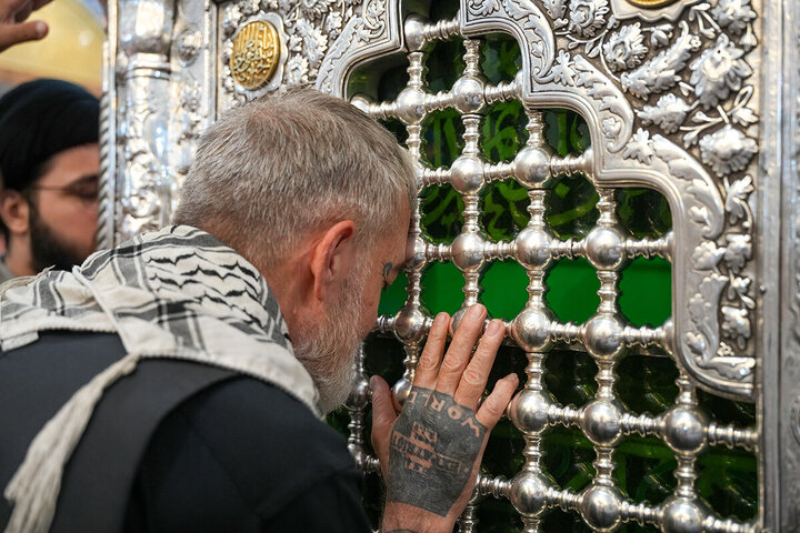 Photos: Former US Marine Visits Holy Shrine of Hazrat Fatemeh Masoumeh (SA)
