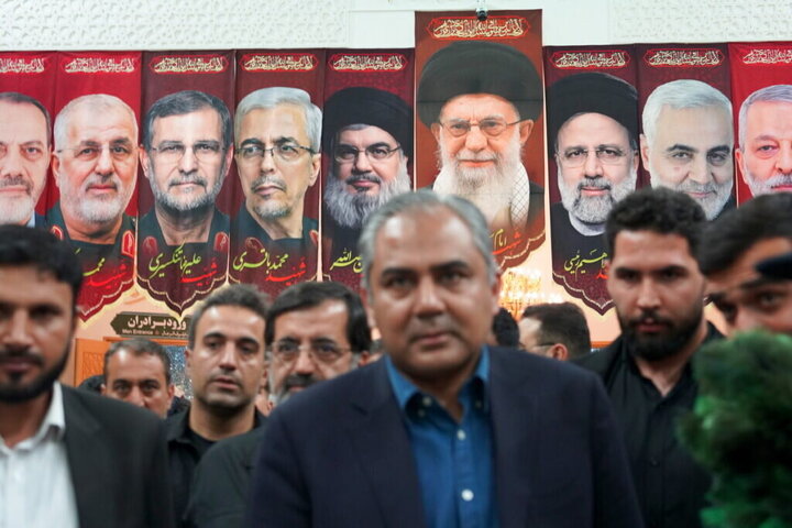 Photos: Pakistan's Interior Minister Visits Hazrat Masoumeh Holy Shrine