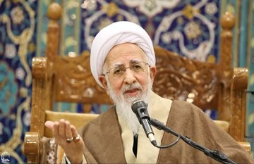 Grand Ayatollah Javadi Amoli: Shedding Blood of Zionists, Trump is Imam Mahdi’s Command