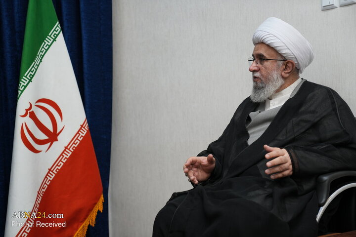دبیر کل مجمع جهانی اهل بیت(ع) با آیت‌الله اراکی