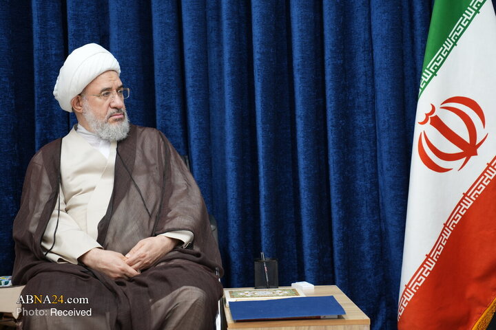 دبیر کل مجمع جهانی اهل بیت(ع) با آیت‌الله اراکی